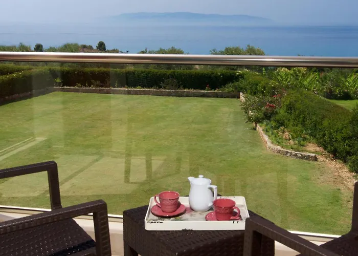 Trapezaki Queen Villa